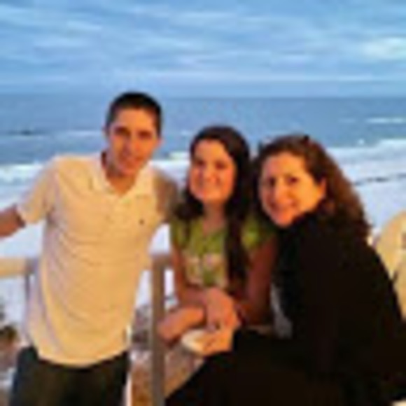 Meet your Posher, Lisa - Picture 1 of 1